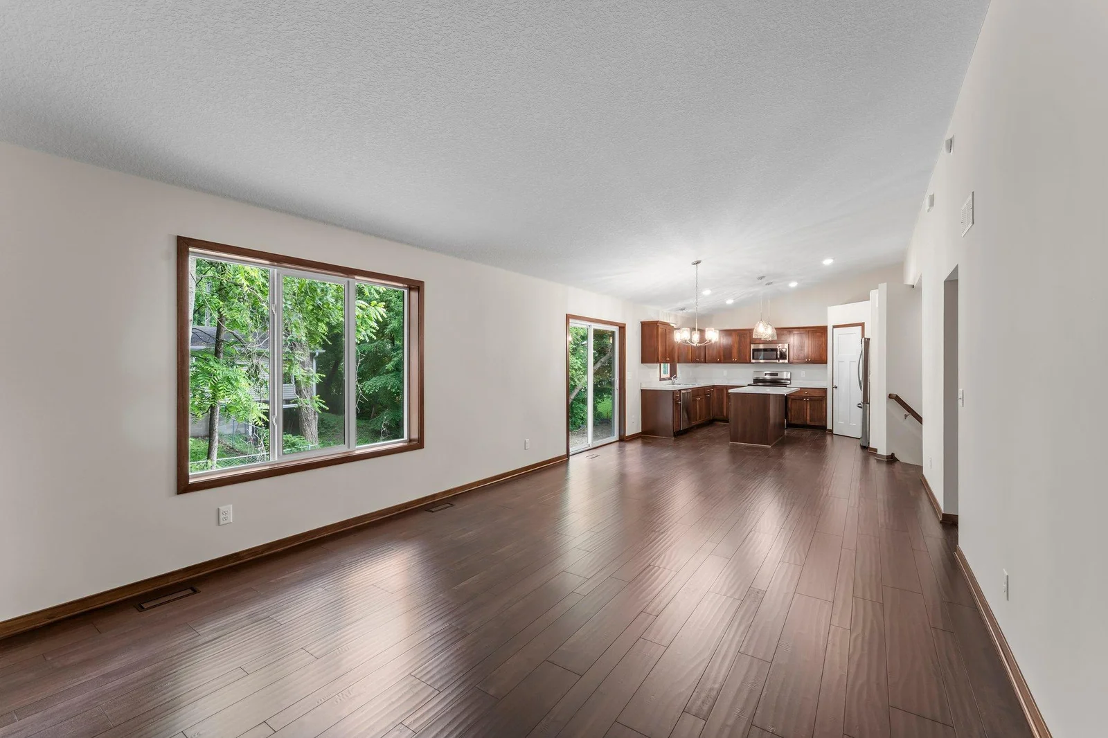 23-web-or-mls-1801 Hawk Trail-128.jpg