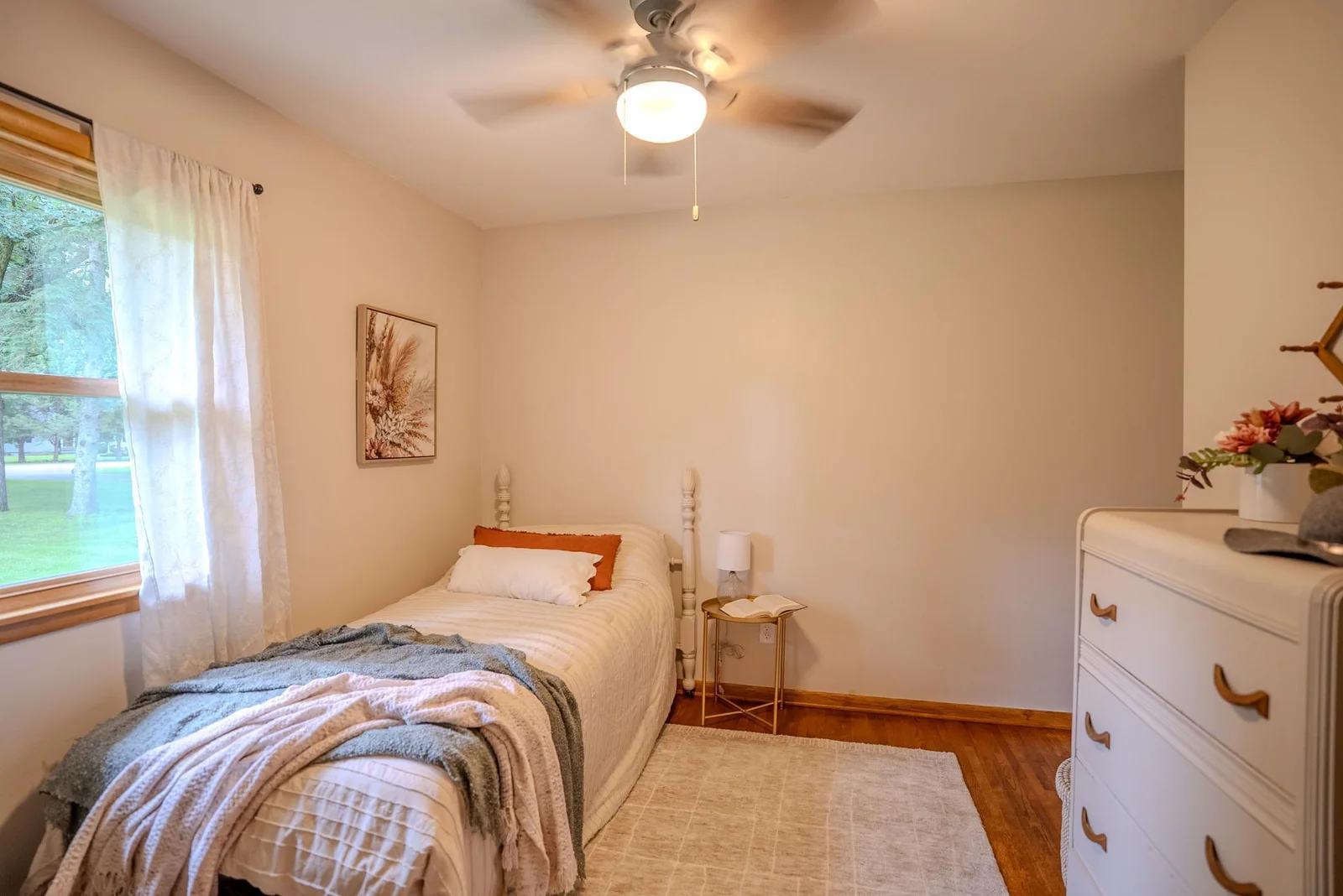 Bedroom 3 on main level.jpg