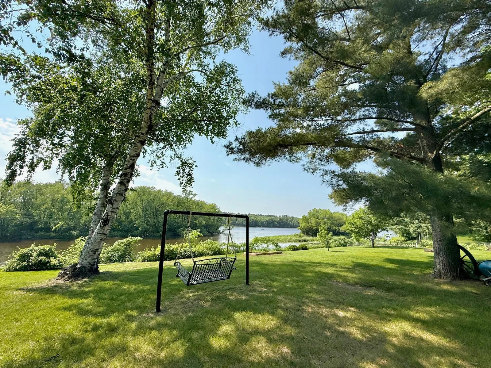 33-Stunning river front and views.jpg