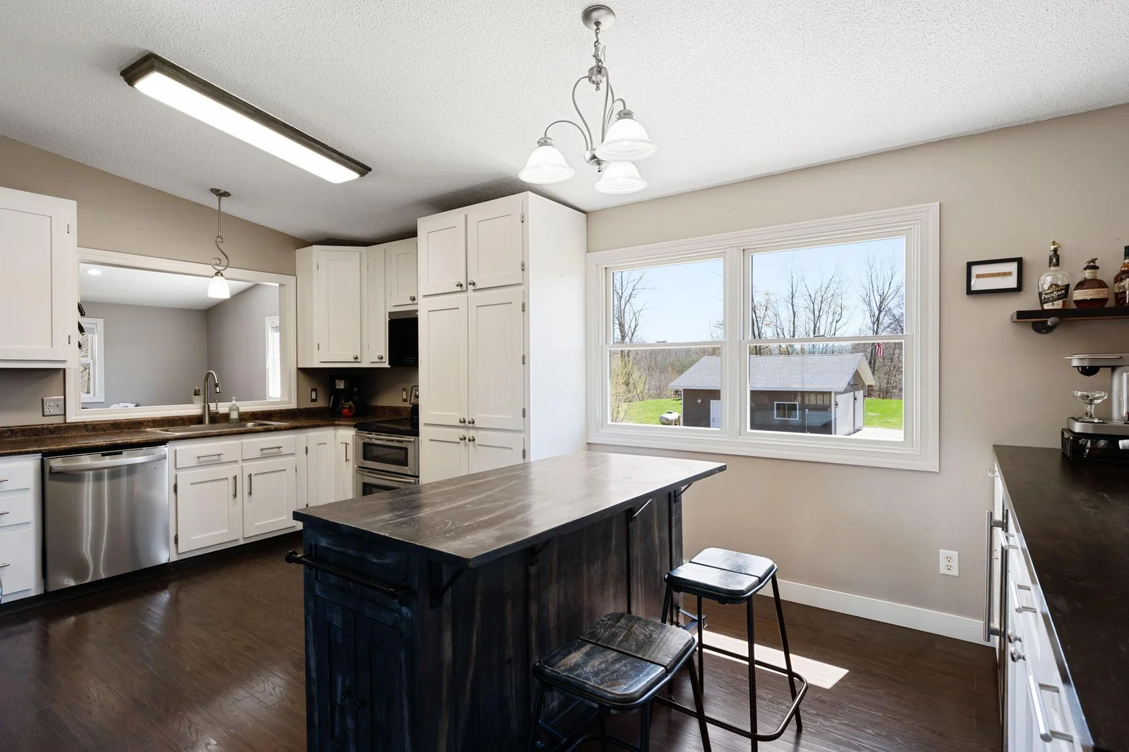 15-web-or-mls-695-pine-lake-ln.jpg