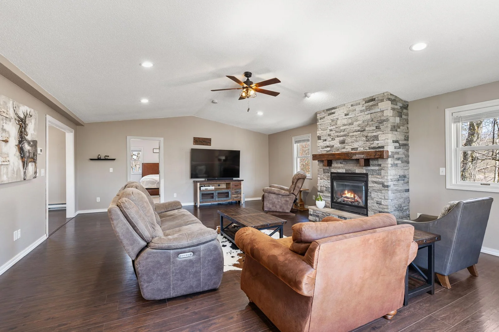 8-web-or-mls-695-pine-lake-ln.jpg