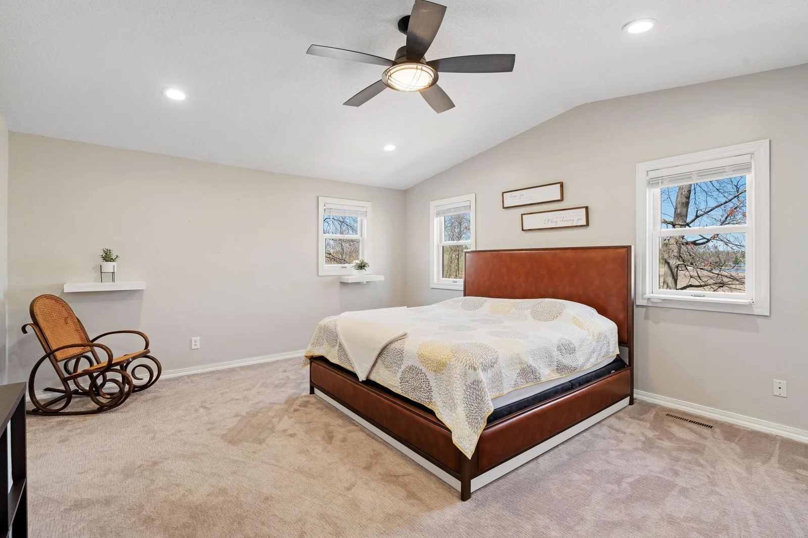 19-web-or-mls-695-pine-lake-ln.jpg