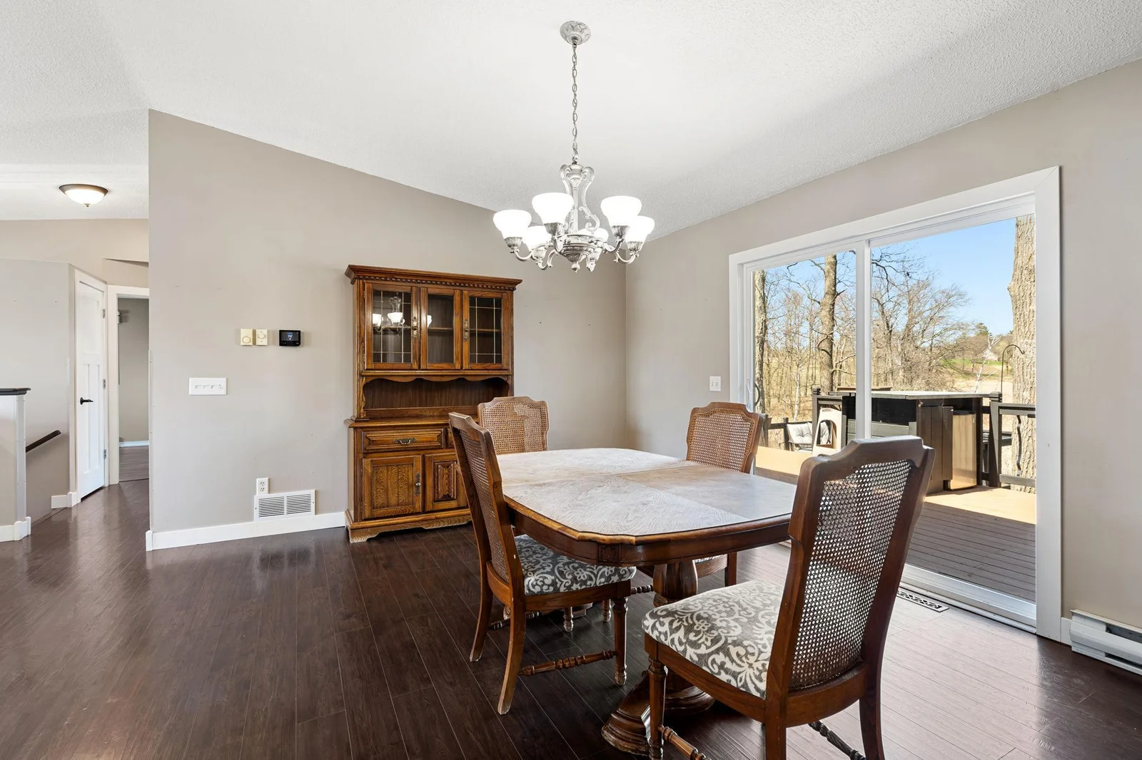 11-web-or-mls-695-pine-lake-ln.jpg