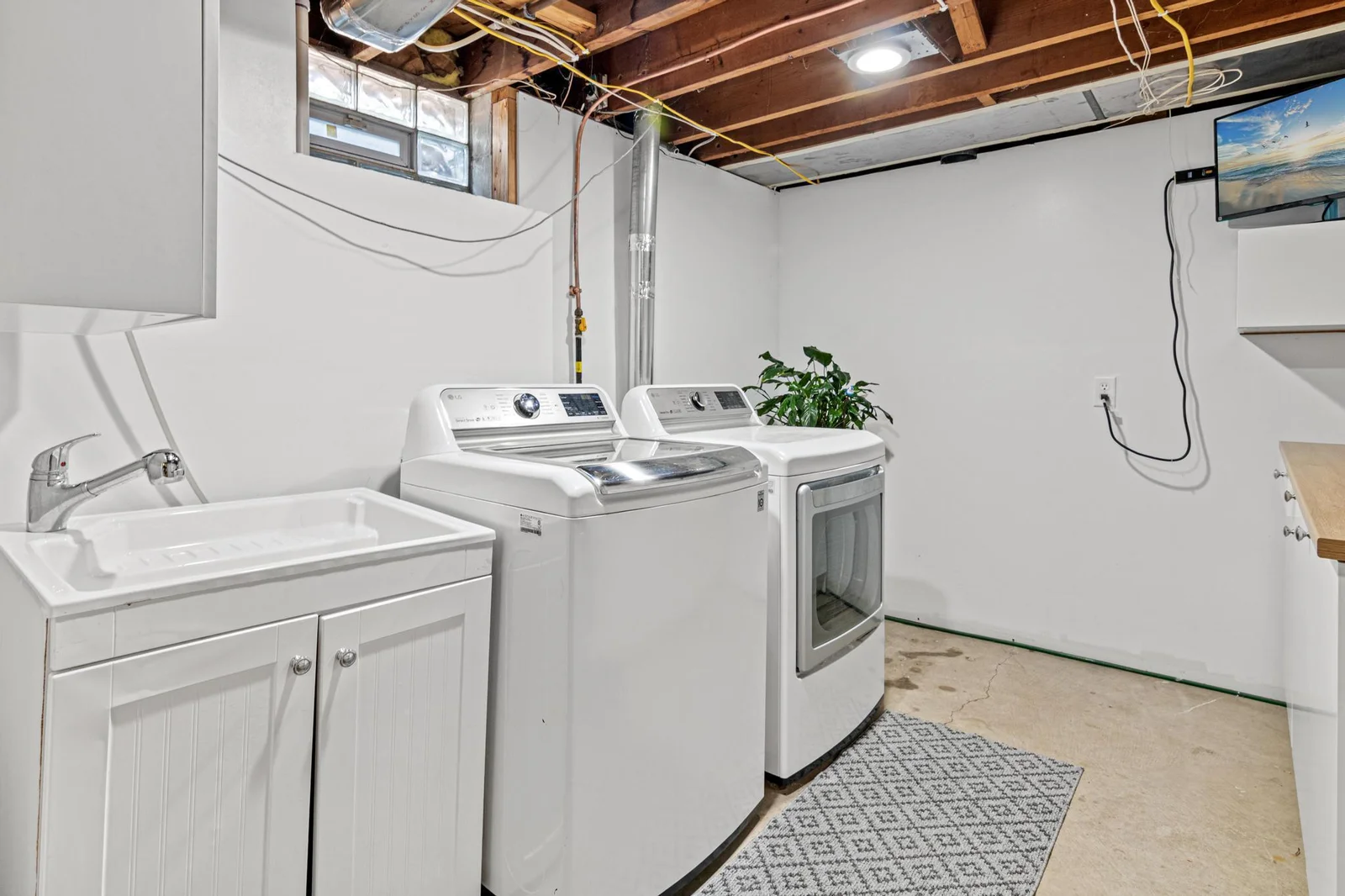 Large Laundry Room