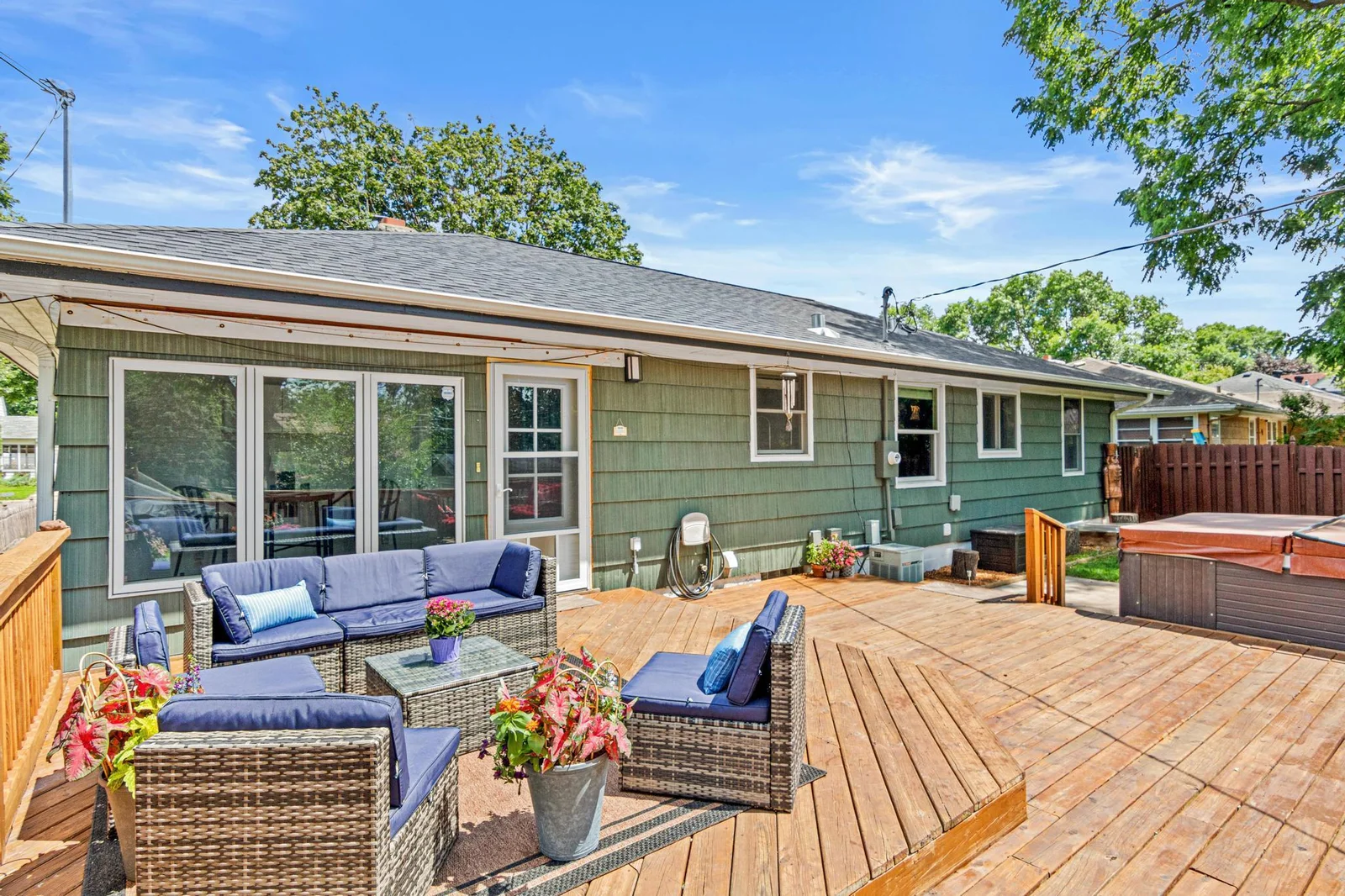 Deck supports multiple seating areas