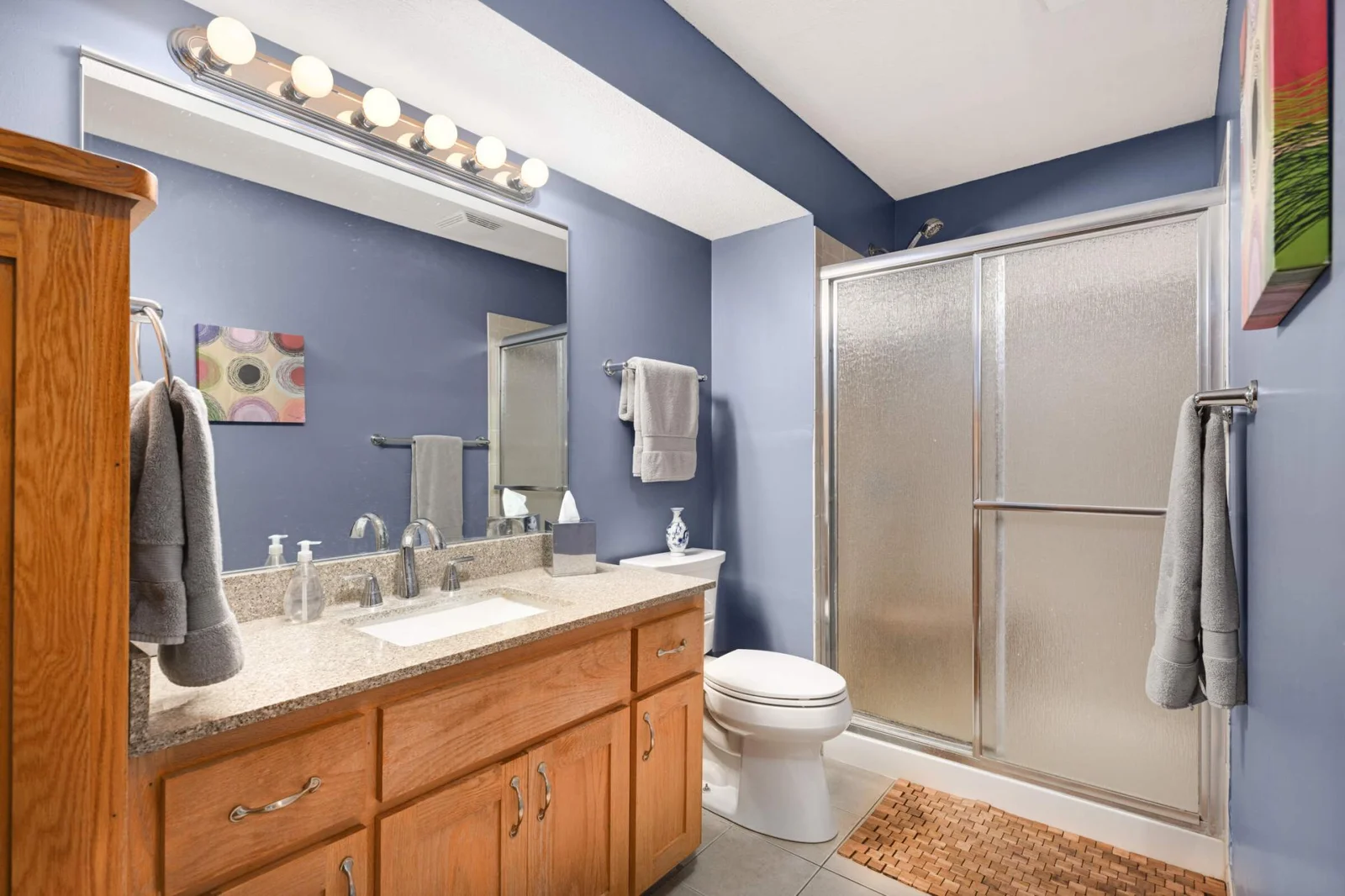 Lower-level 3/4 bath