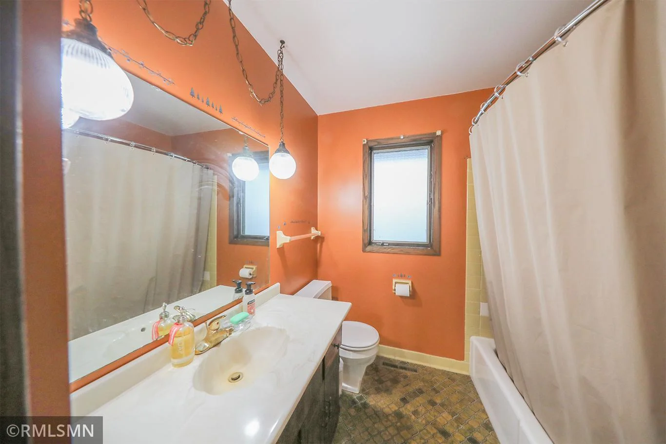 upper full bath