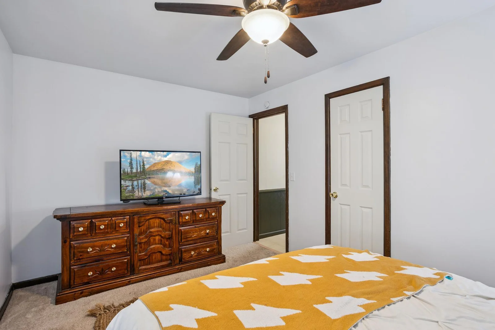 Main floor primary suite