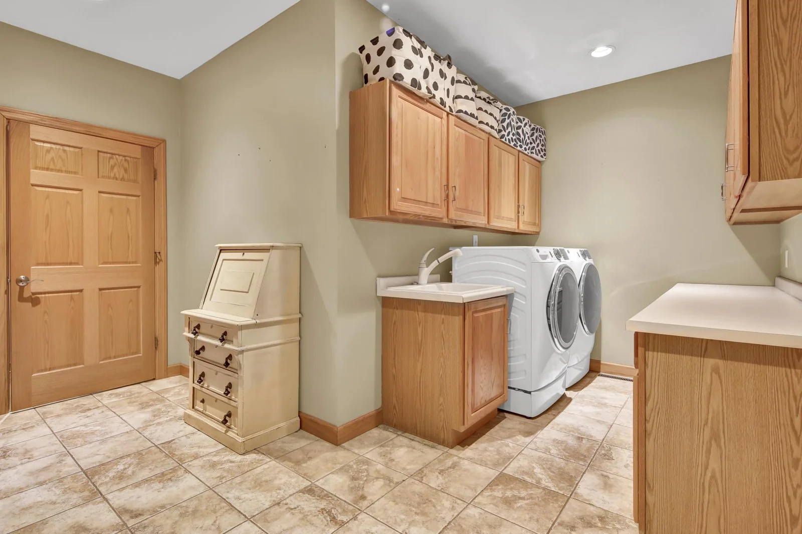 Main Floor Laundry/Mud Room