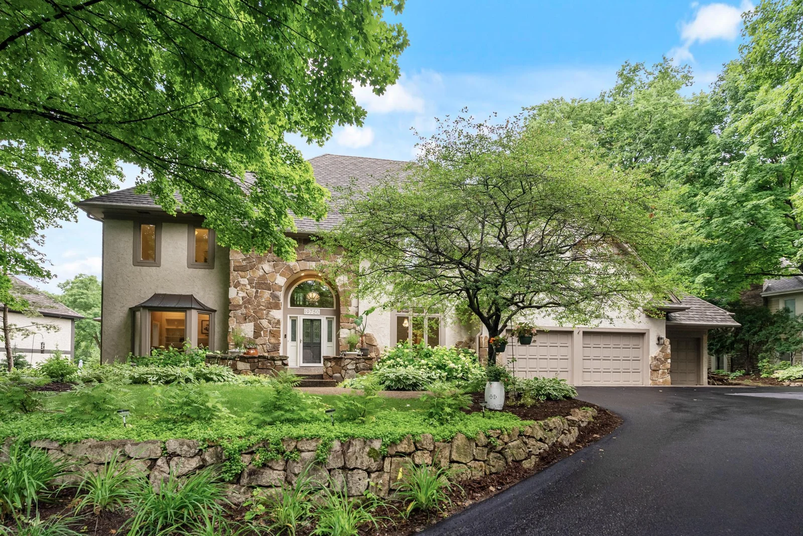 19750 Muirfield Circle, Excelsior