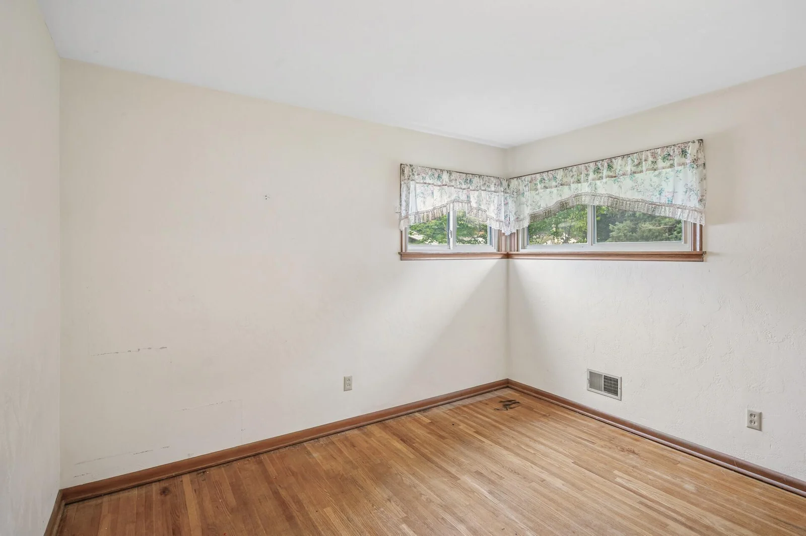Hardwood floors!