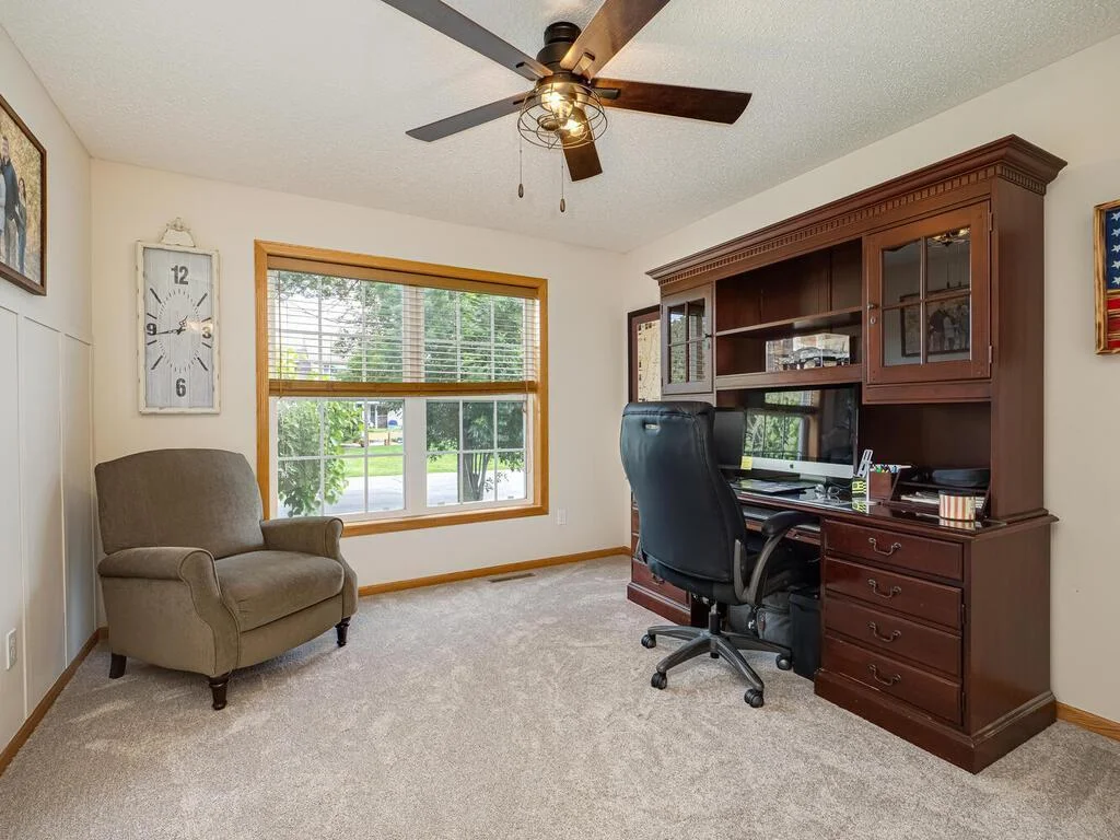 private office/flex room