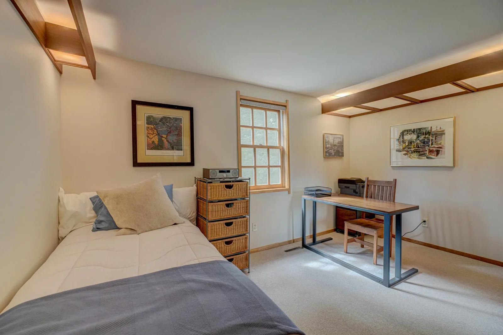 Both second level bedrooms feature wool carpet.