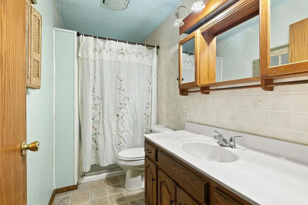 Main Floor 3/4 Bathroom