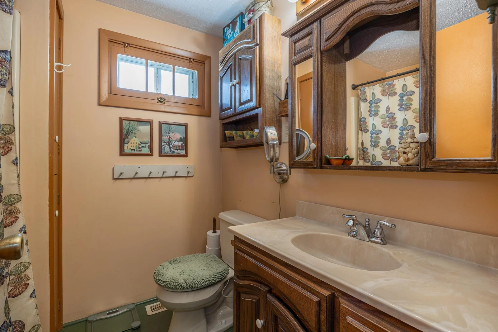 Main floor bathroom