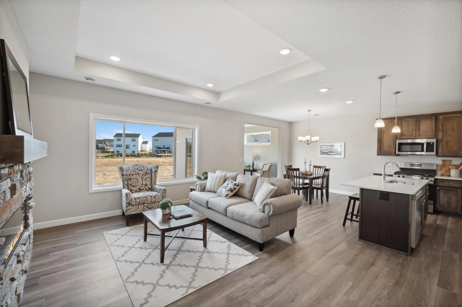 7. Living Room 2.jpg