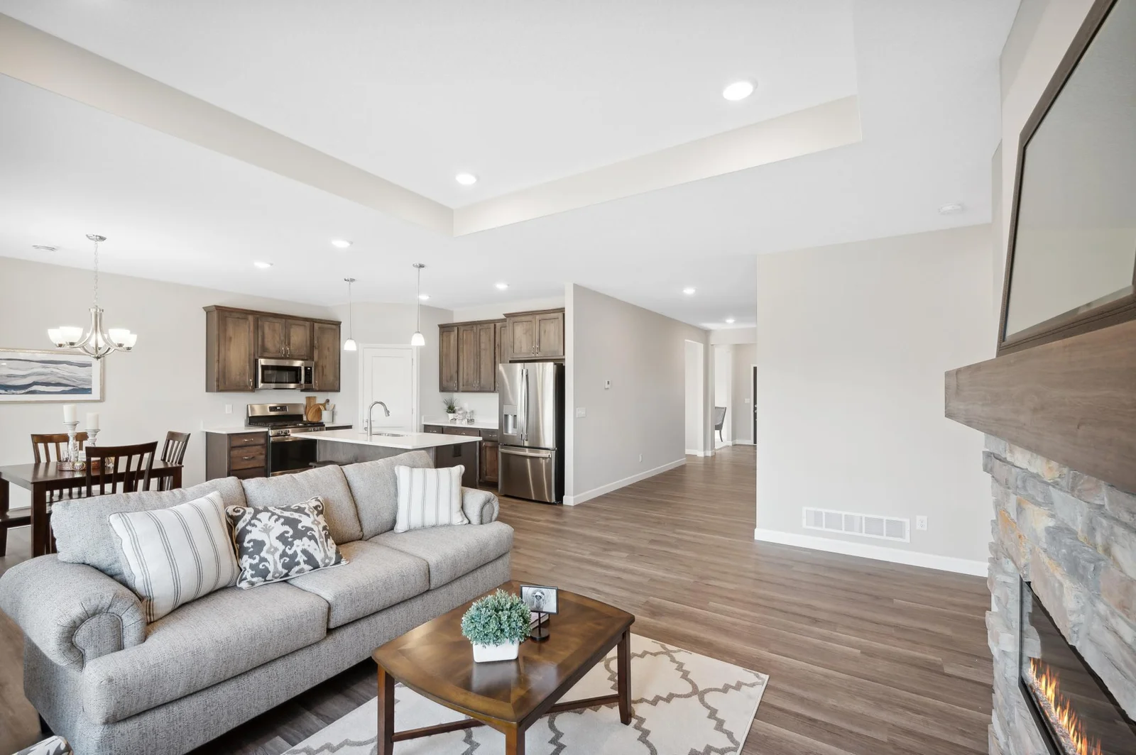 8. Living Room 3.jpg
