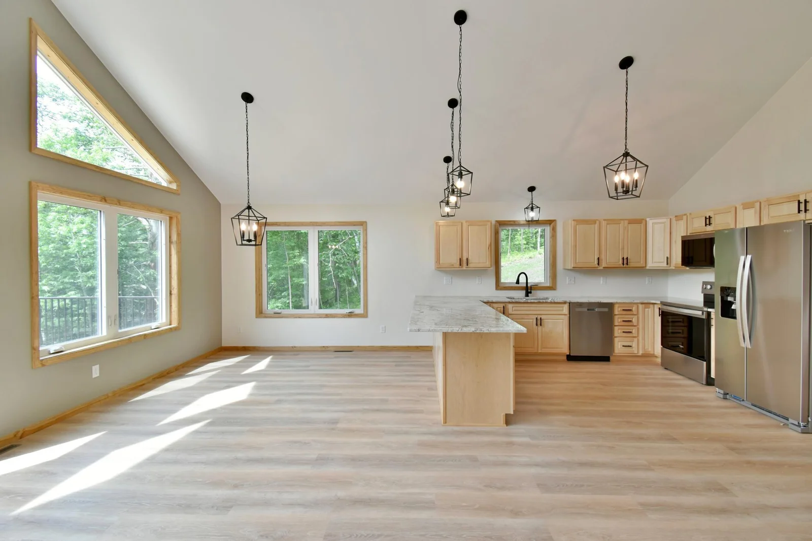 Kitchen/dining main level