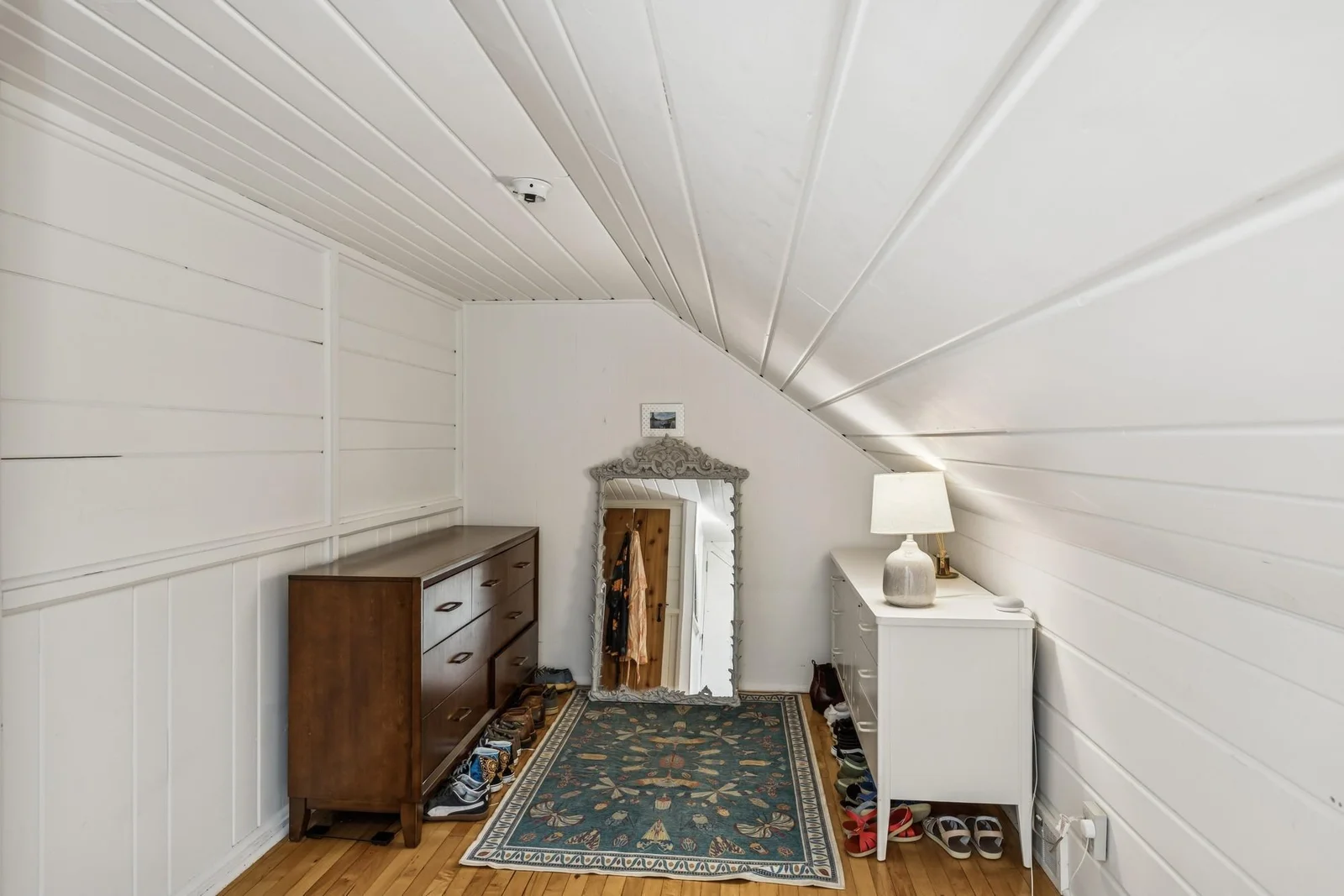 3rd Bedroom can Double as Custom Walk-in or Changing Room