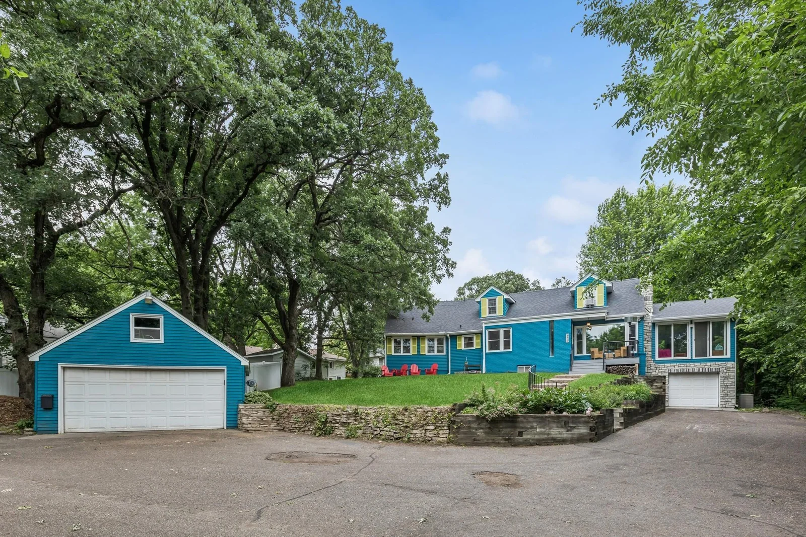 Welcome to 4837 Diane Drive in Minnetonka!