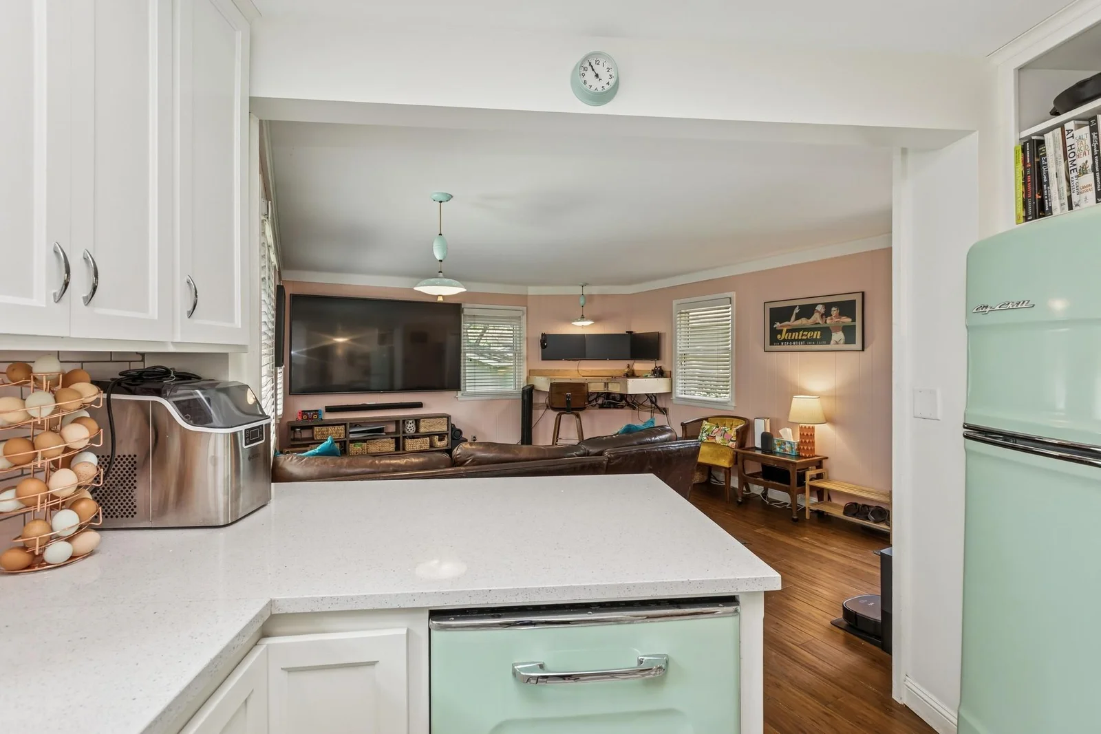 Kitchen breakfast Bar Area to Family Room View