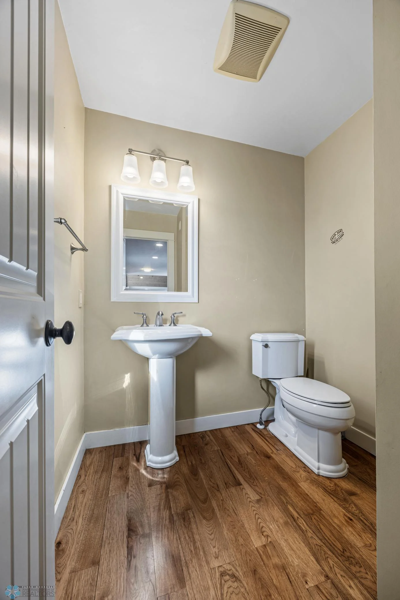 Main Floor 1/2 Bath