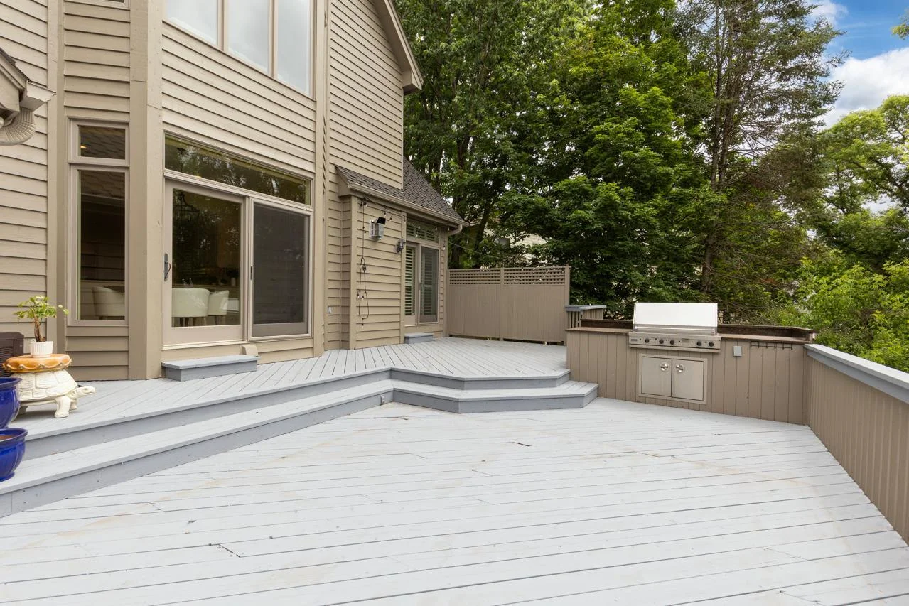 Expansive deck perfect for entertaining.