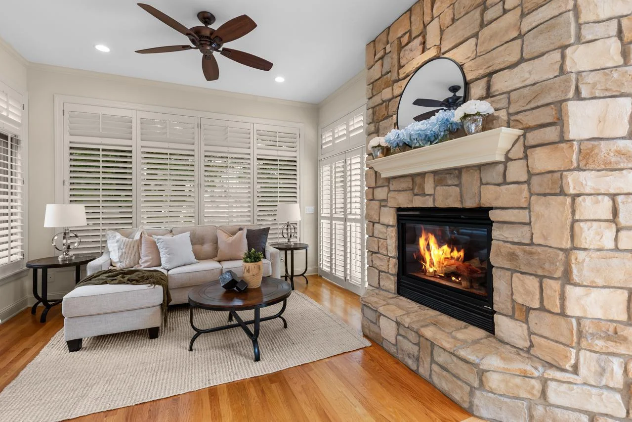 Just off the kitchen, you’ll find a charming sitting area bathed in natural light—perfect for morning coffee, quiet reading, or casual conversation.