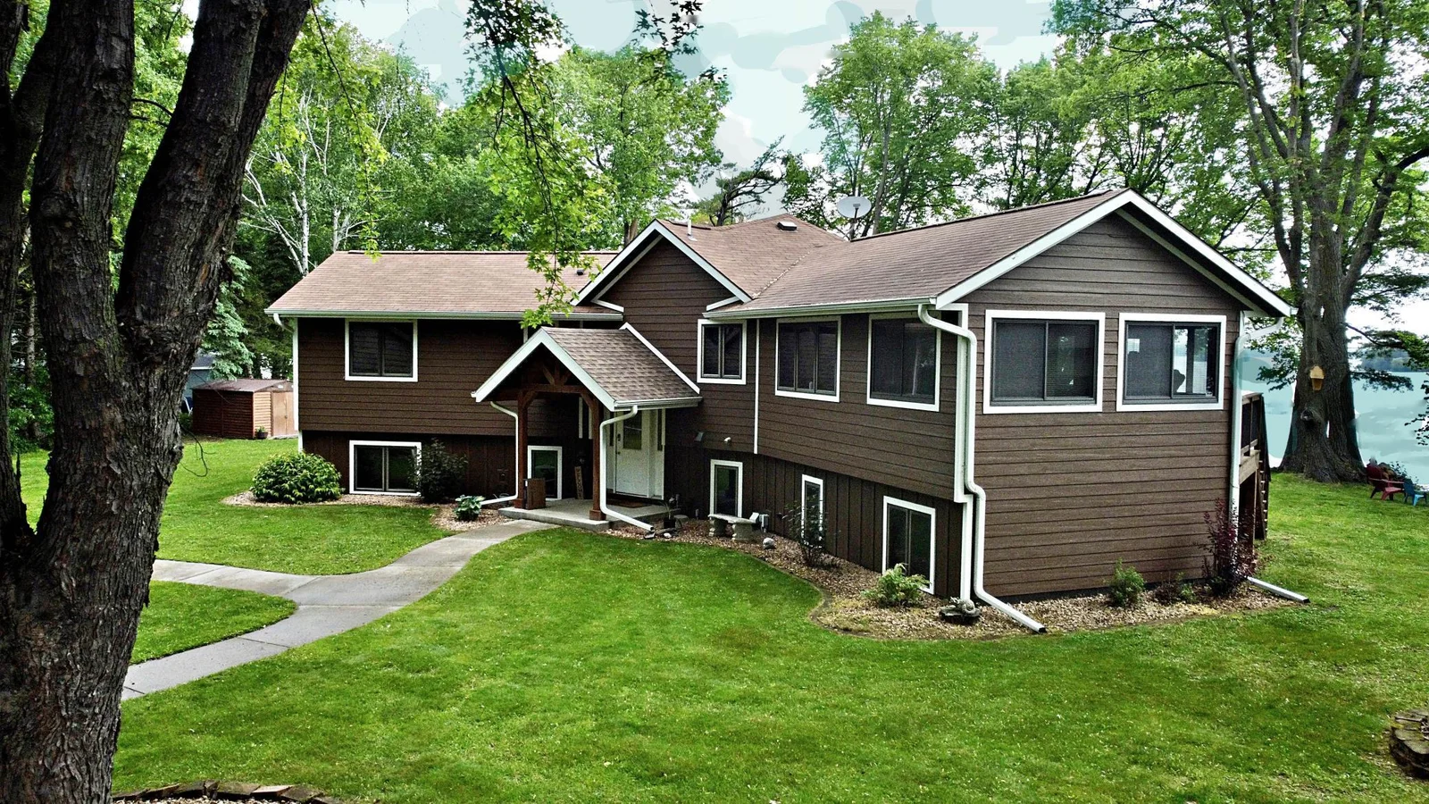 Main View of home to Farm Island Lake.jpg