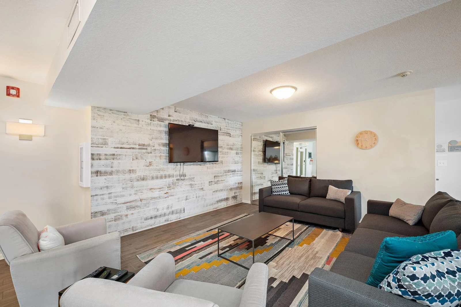 19-web-or-mls-4860-park-commons-dr-314.jpg