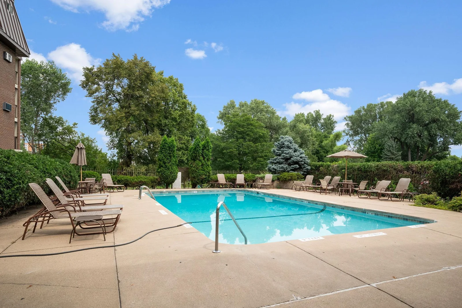 24-web-or-mls-4860-park-commons-dr-314.jpg