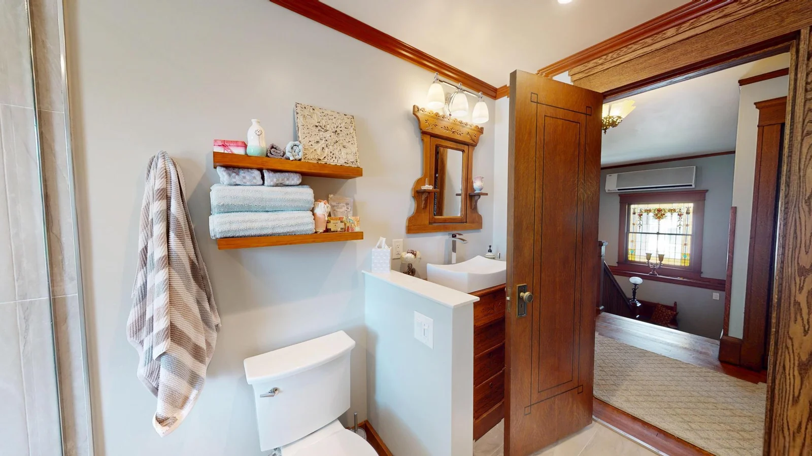 Upper Bathroom