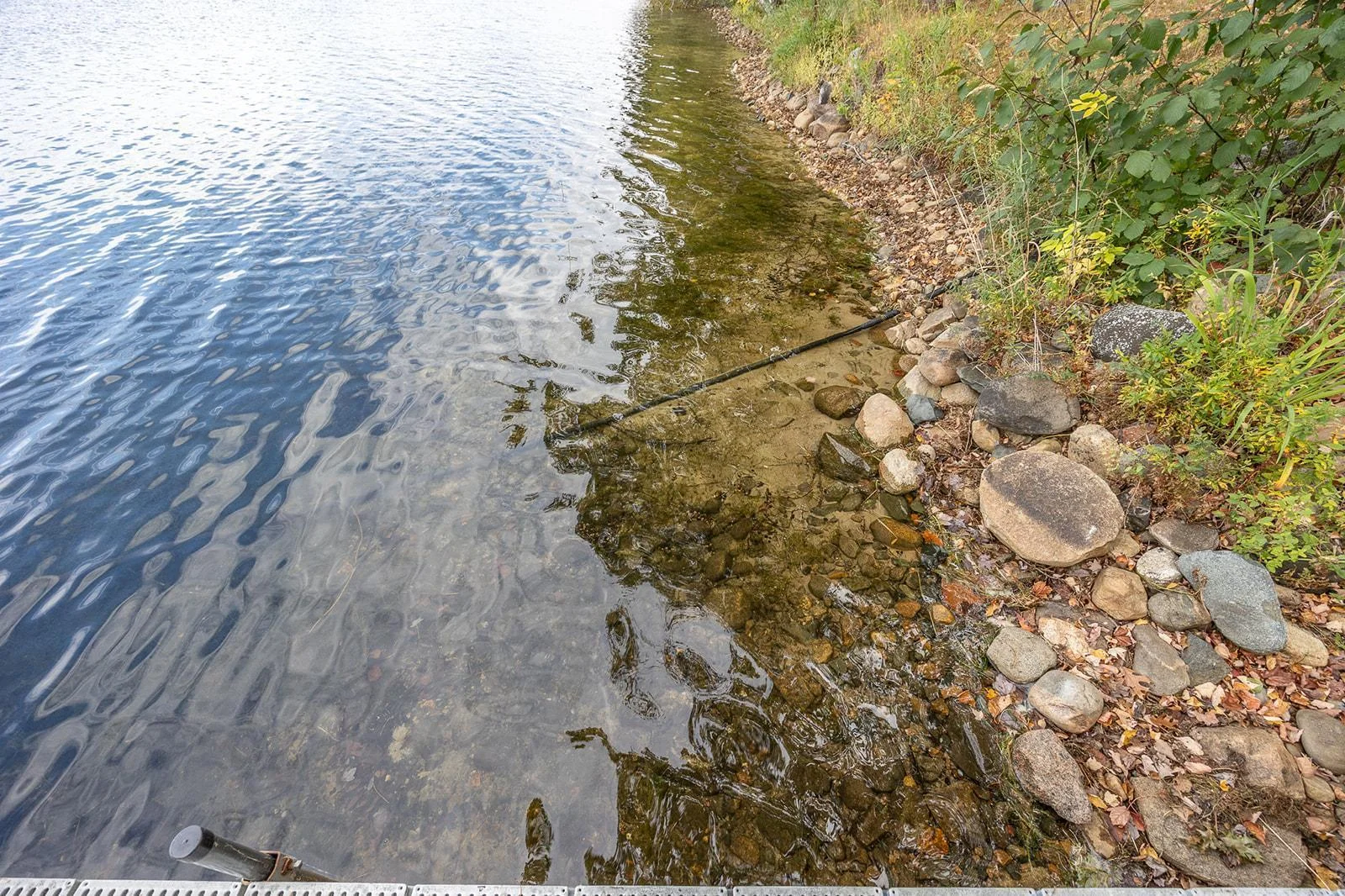 Great rock/sand shoreline