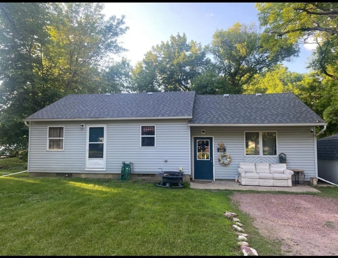 901 Prince Street, Mountain Lake