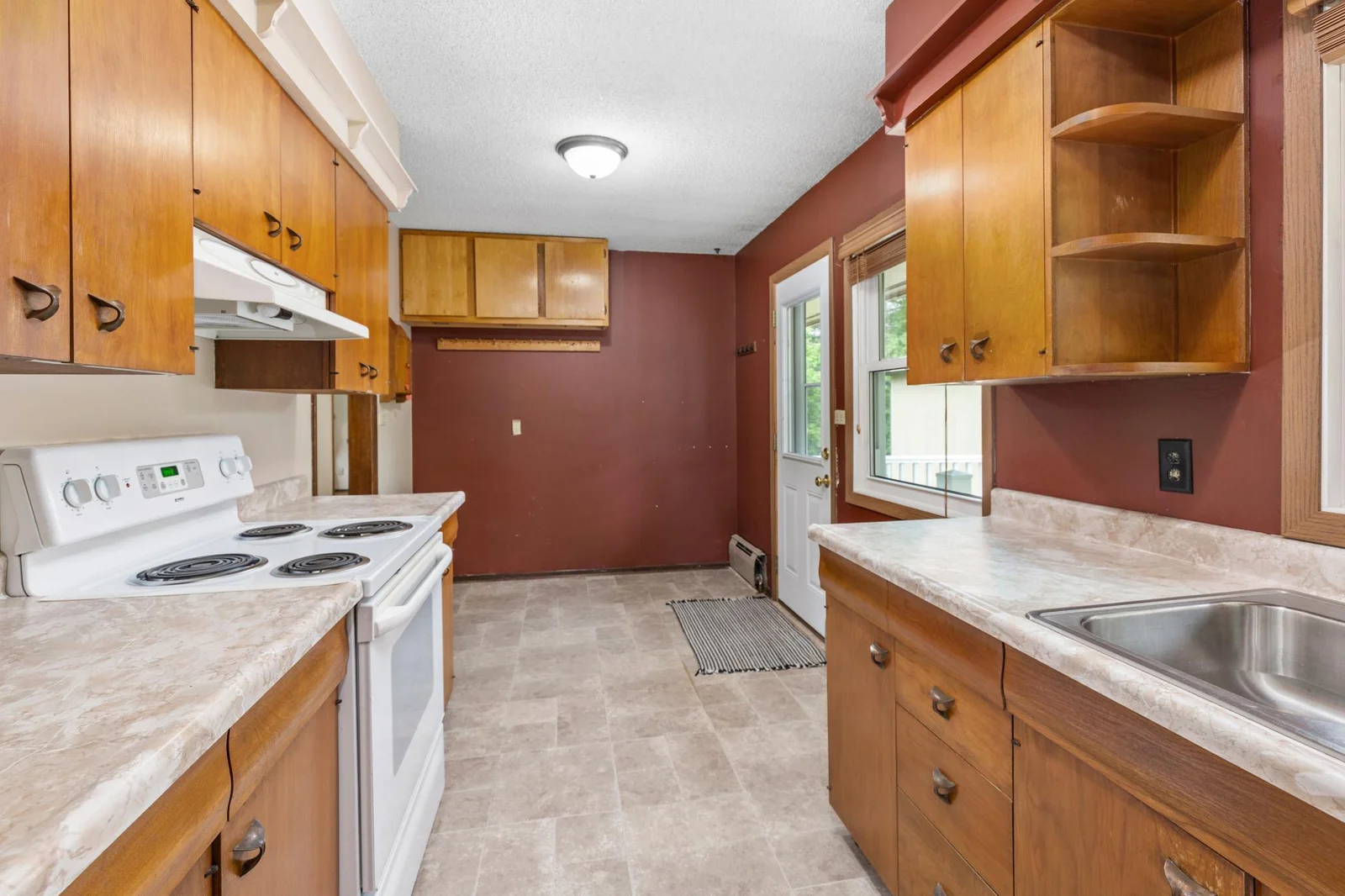 Kitchen 1 2.jpg