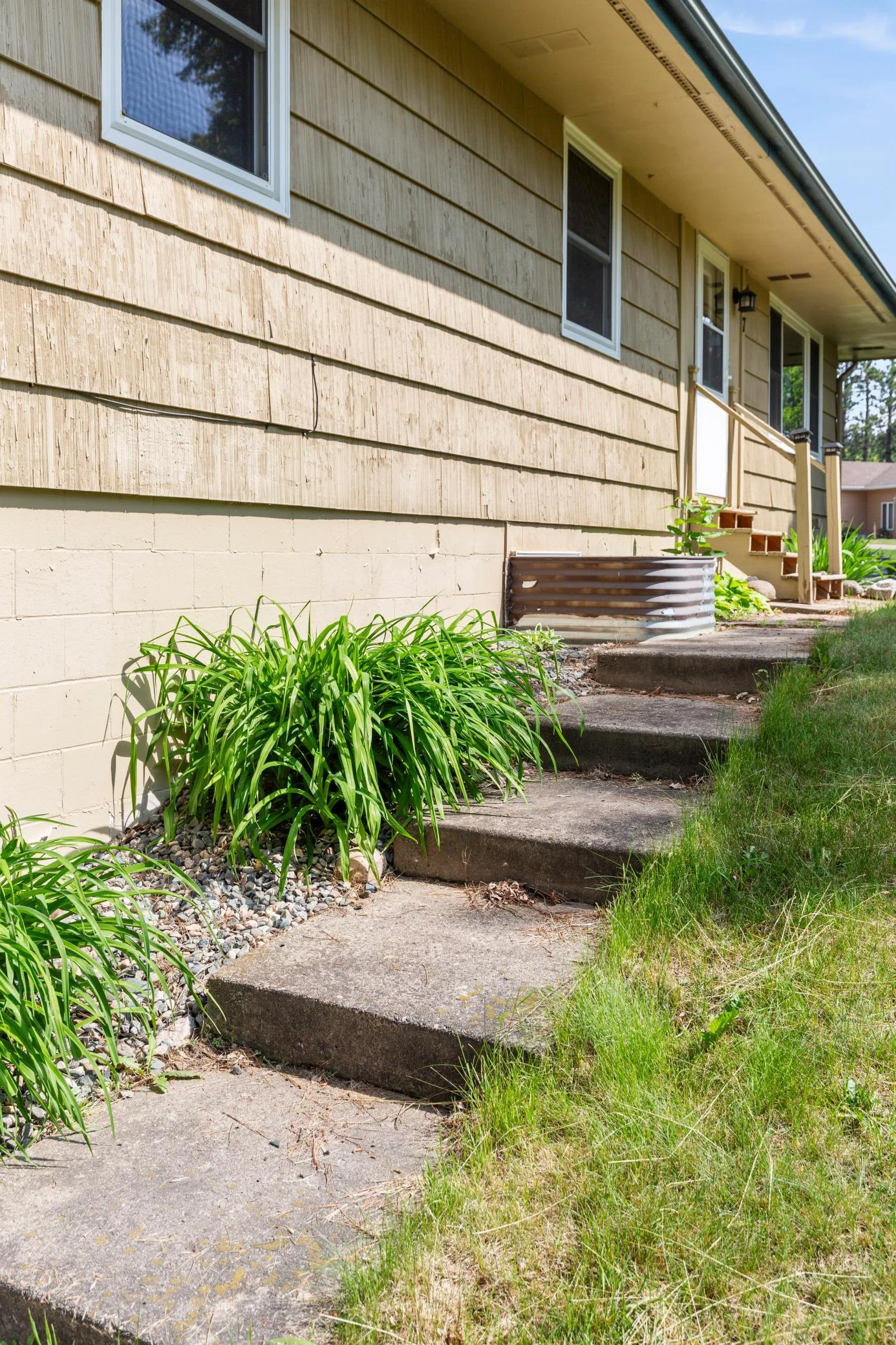 Outside04 1.jpg
