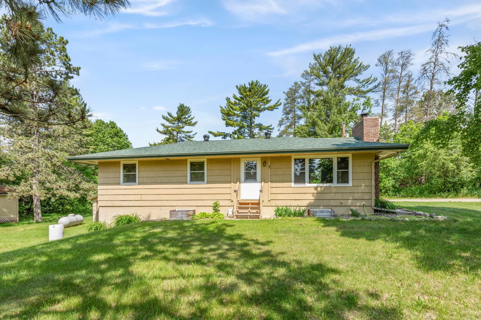 7 Pleasant Avenue, Remer