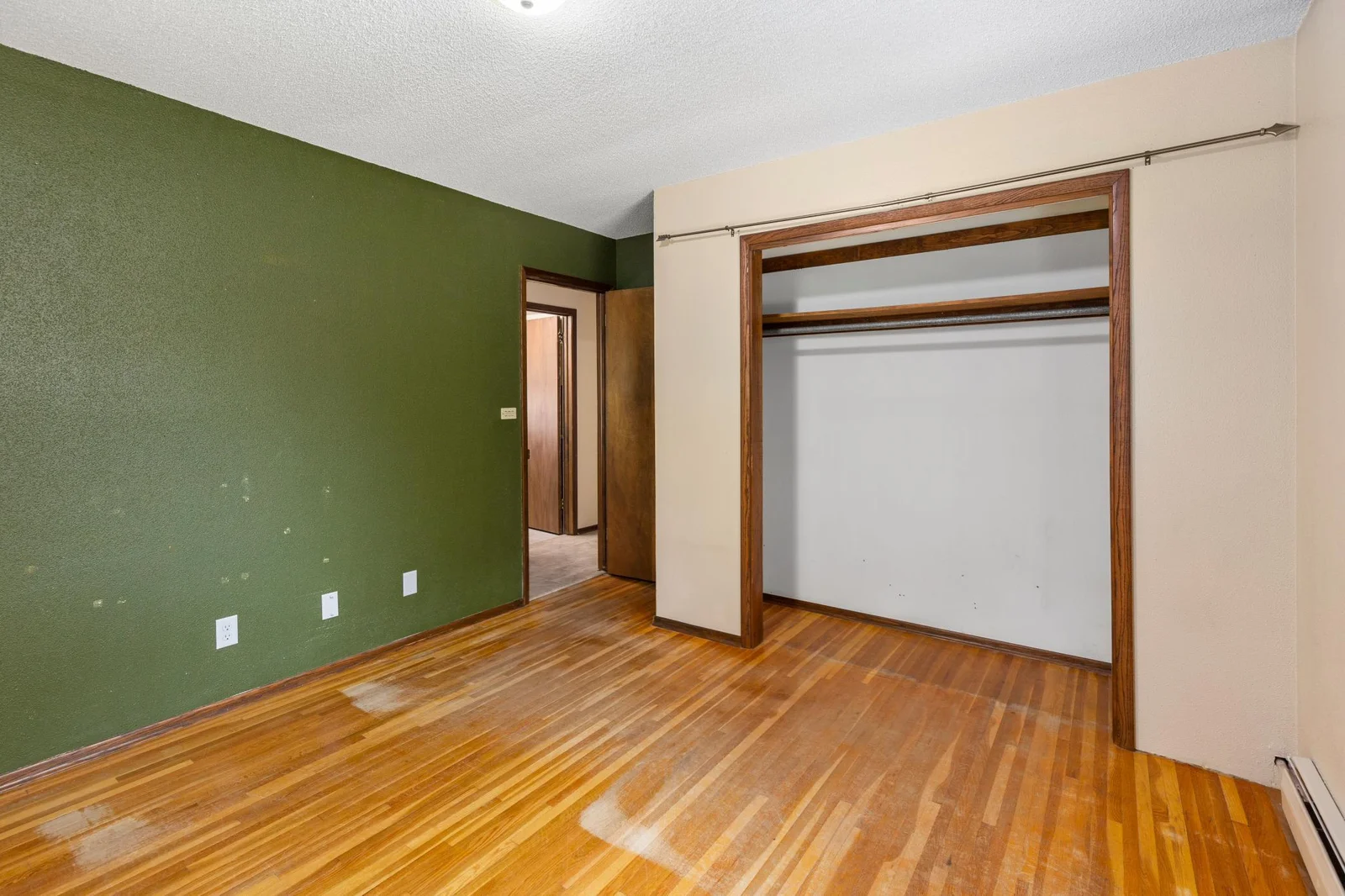 Main bedroom 1-2.jpg