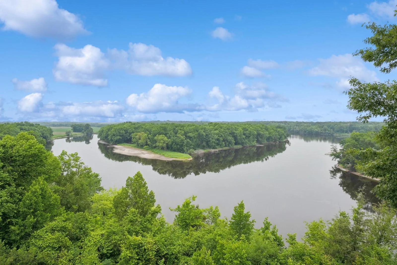 River views overlooking the island