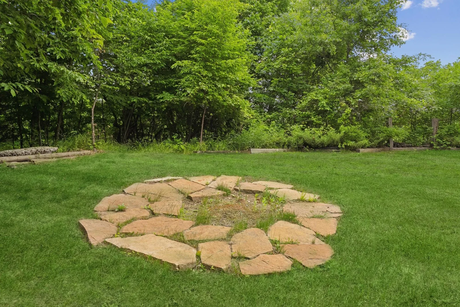Upper firepit