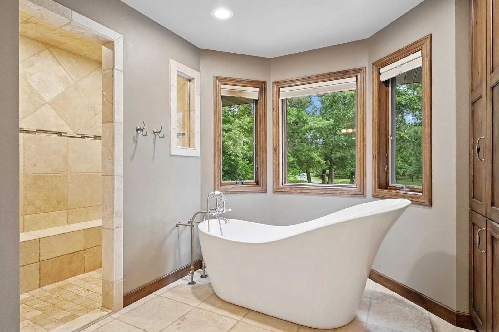 Large soaking tub with bay window