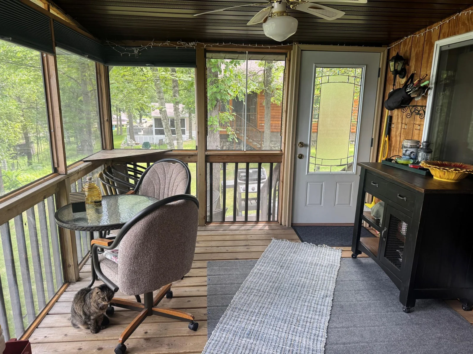 screened in porch.jpg