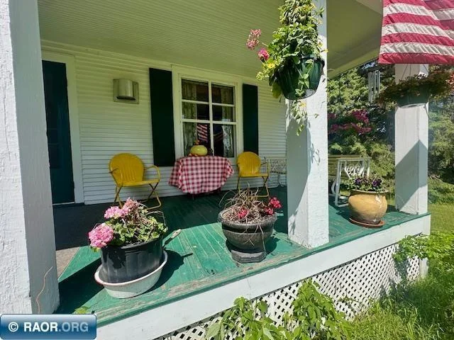 Thumbnail photo 43