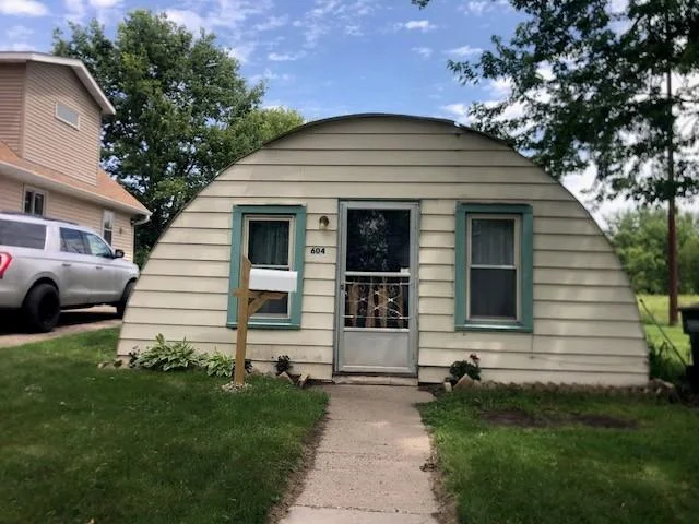 604 Elliott Avenue, Glencoe