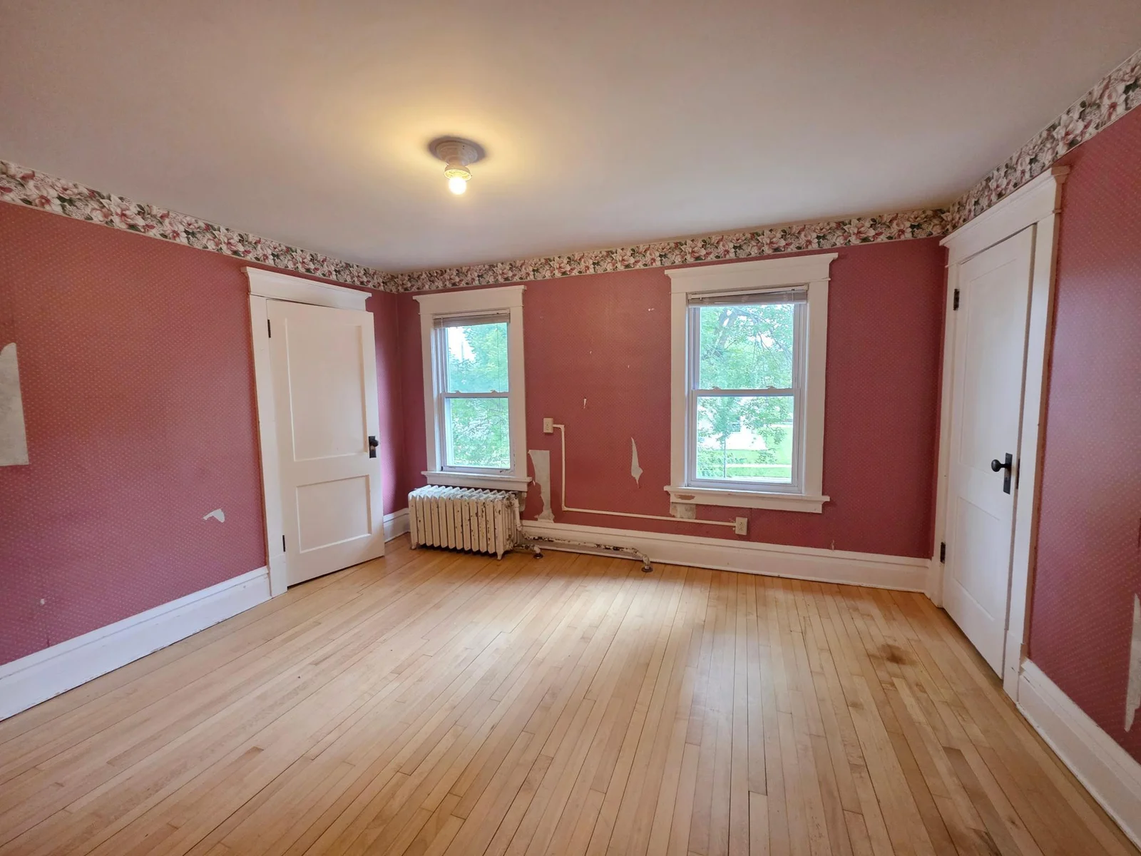 Upstairs bedroom 1