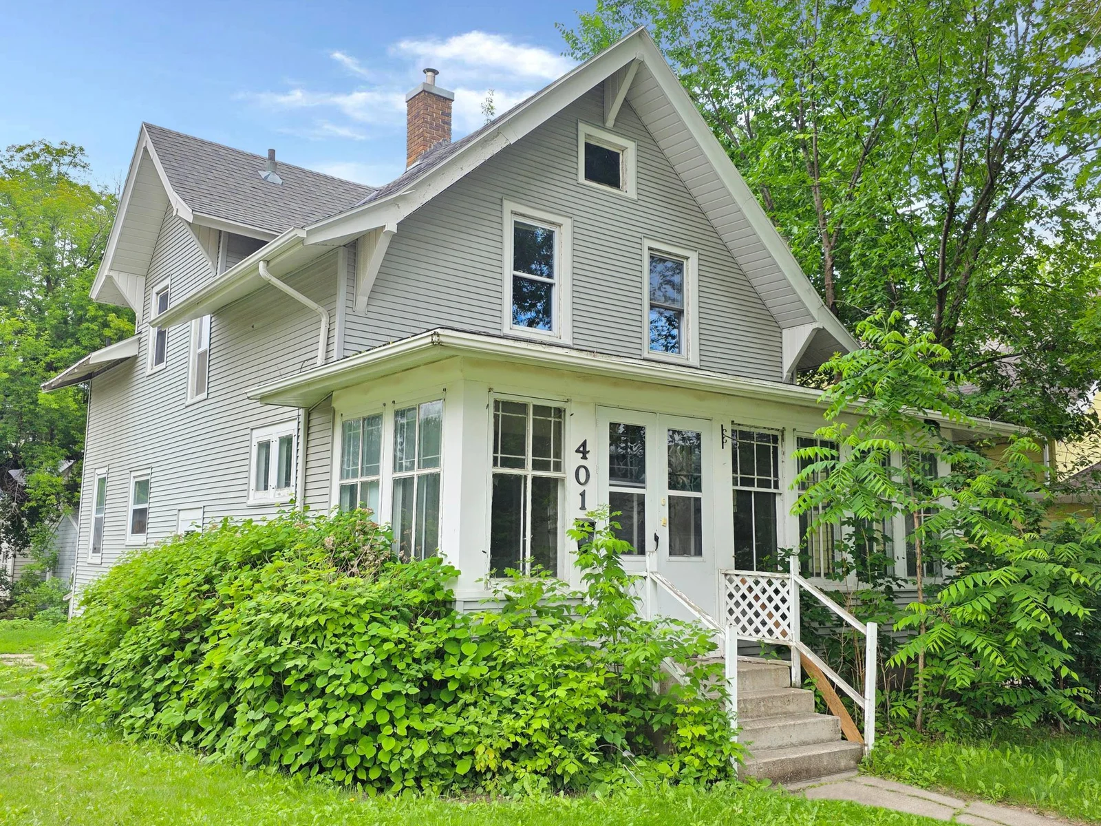 401 Ann Street Willmar - tons of potential in this 4 bedroom 2 bathroom home