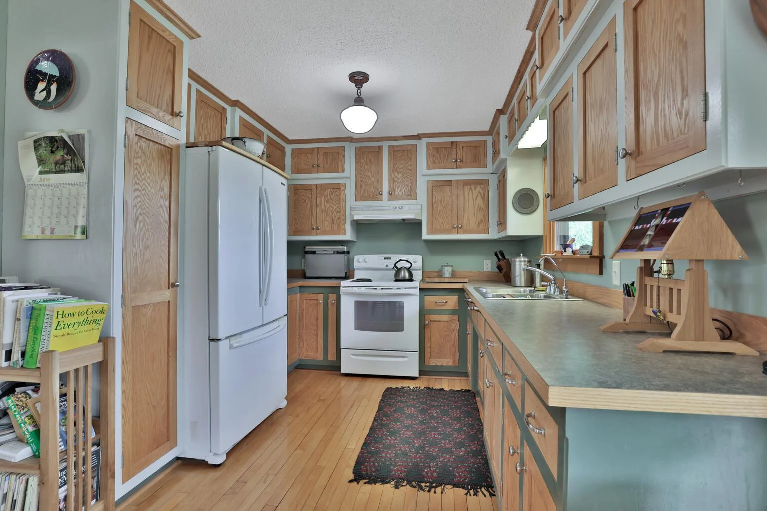 Plenty of cabinetry