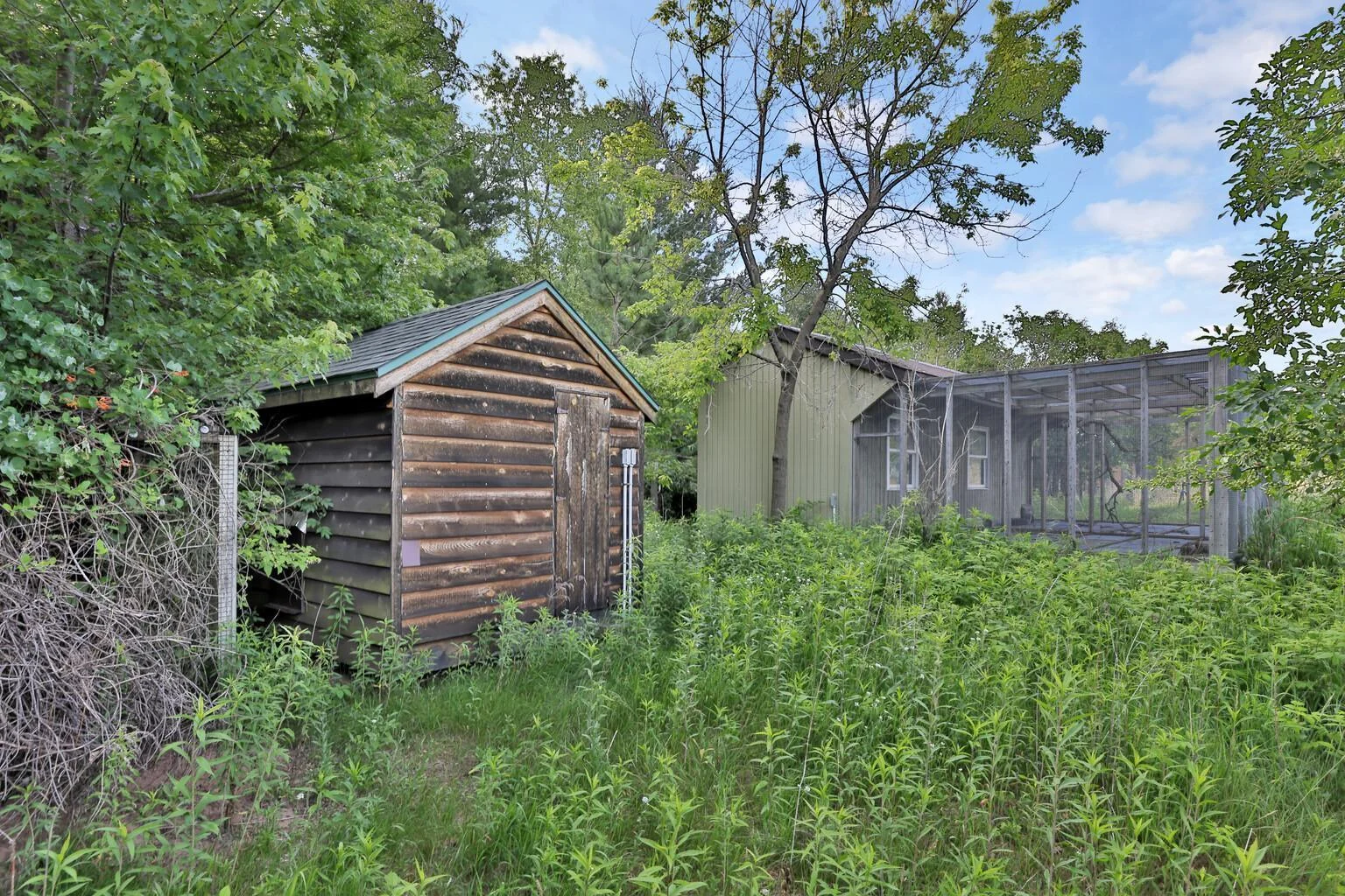 Many sheds ready for your needs.