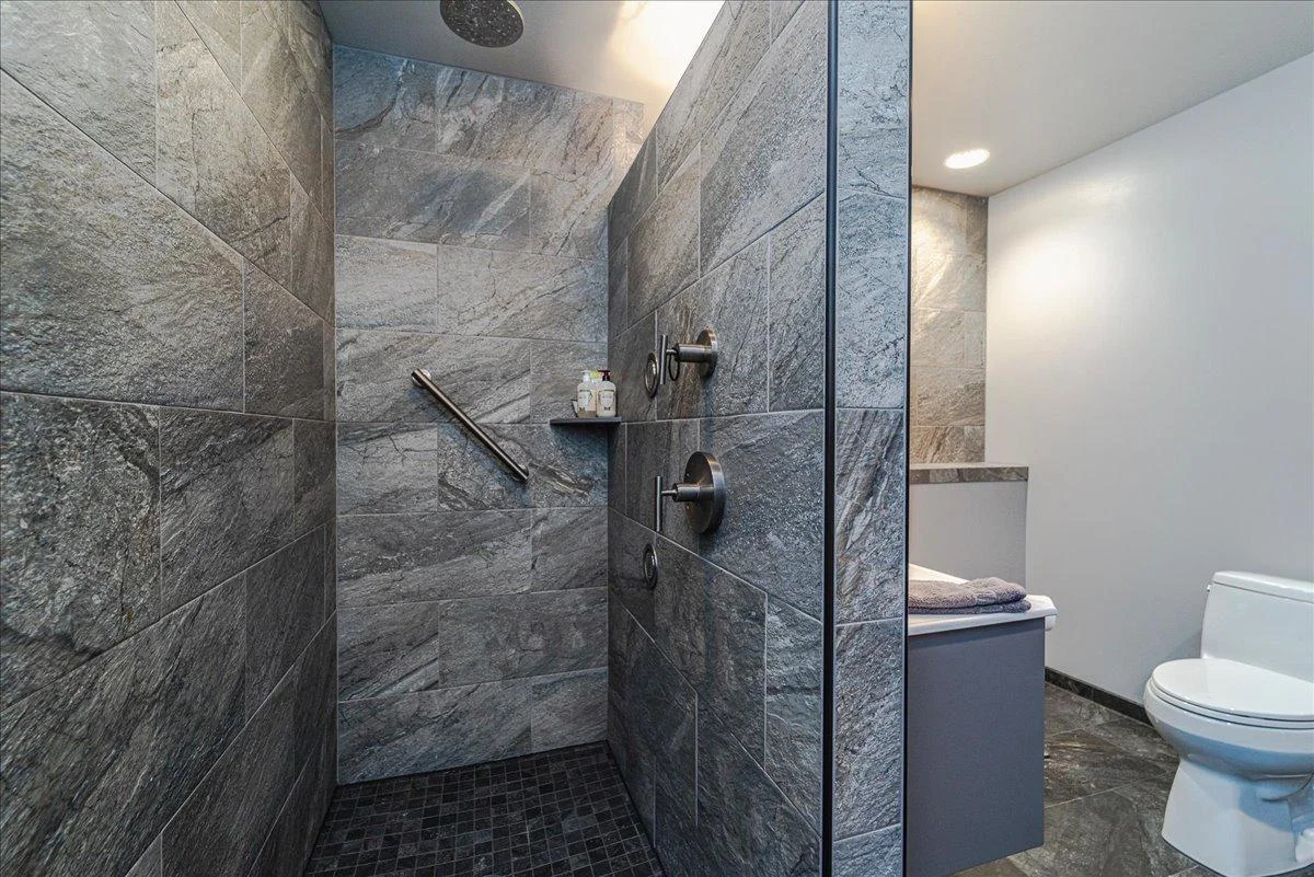 Lower Bath 4