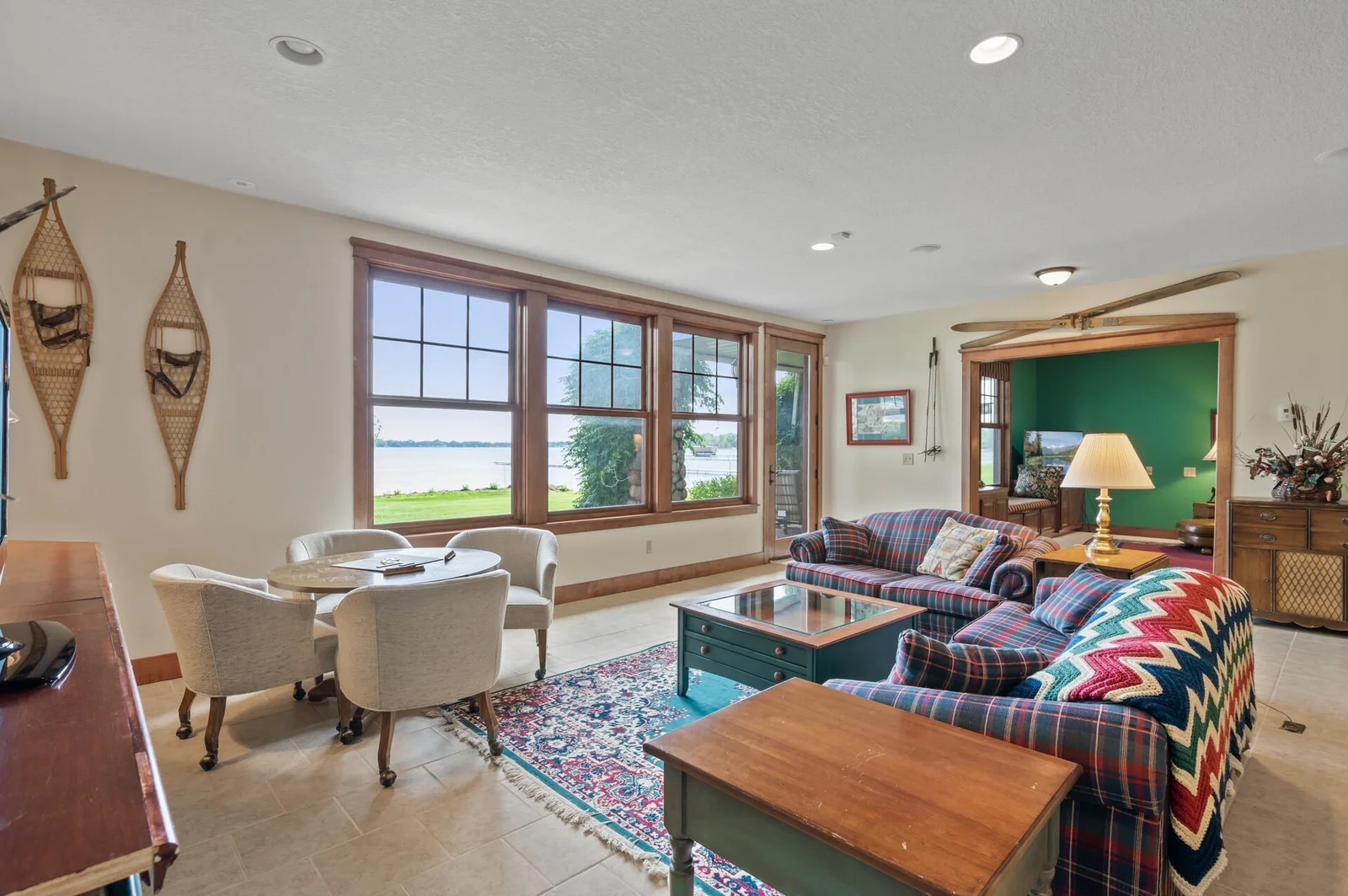 Lower level family room with lakeviews!